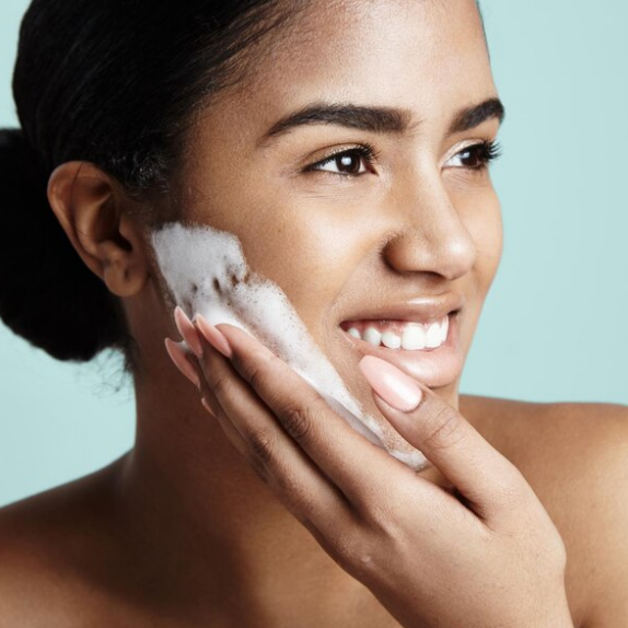 why-salicylic-acid-face-wash-is-the-best-for-your-skin-needs-dermatouch