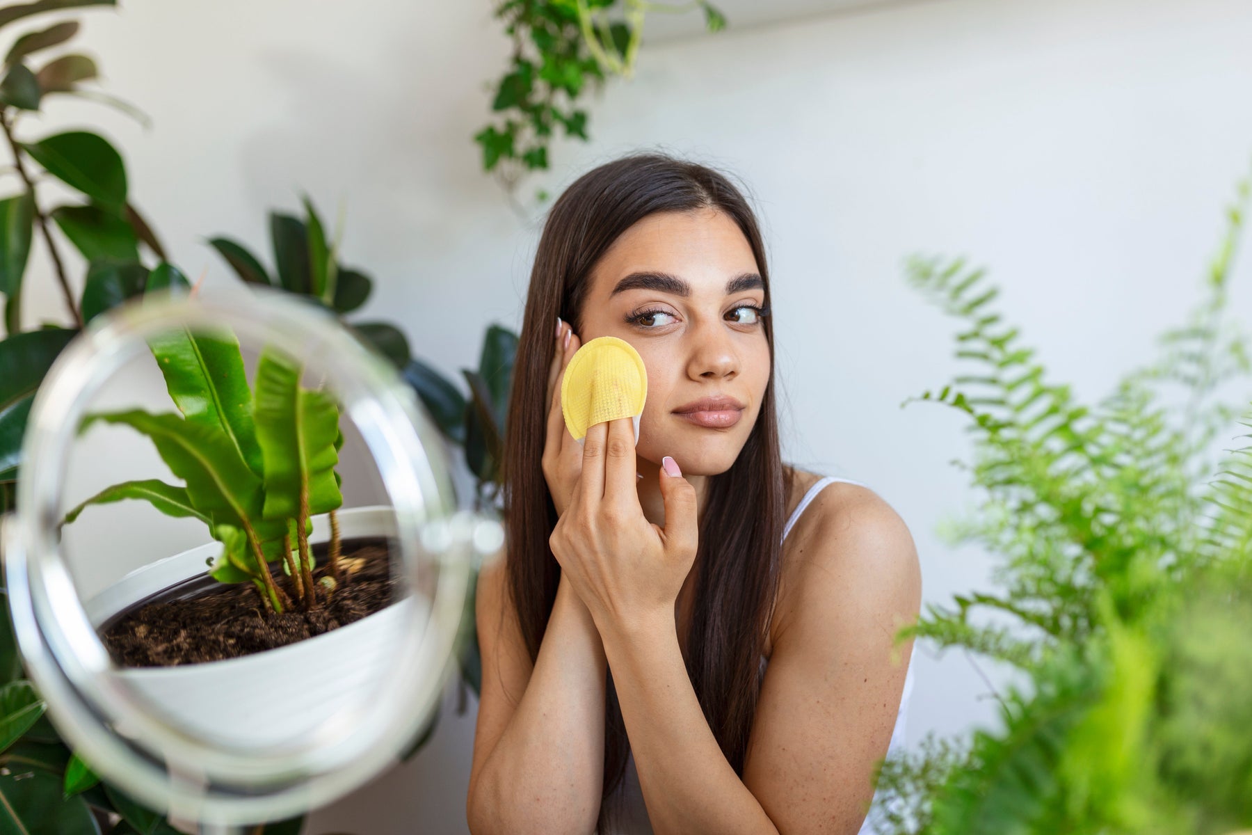 celebrity-skincare-routines-you-can-actually-try-at-home-dermatouch