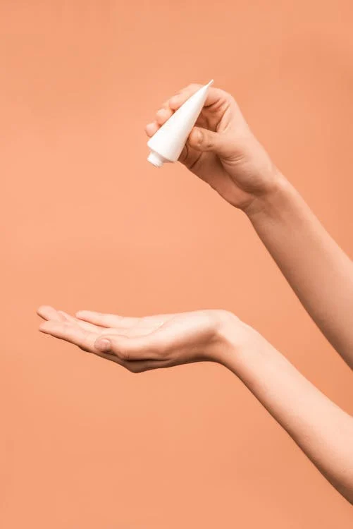 best-6-moisturizers-for-dry-skin-in-india-tested-and-reviewed-dermatouch