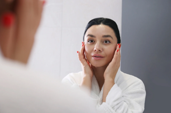 is-summer-making-your-skin-oily-get-the-best-facial-cleanser-for-oily-skin-dermatouch