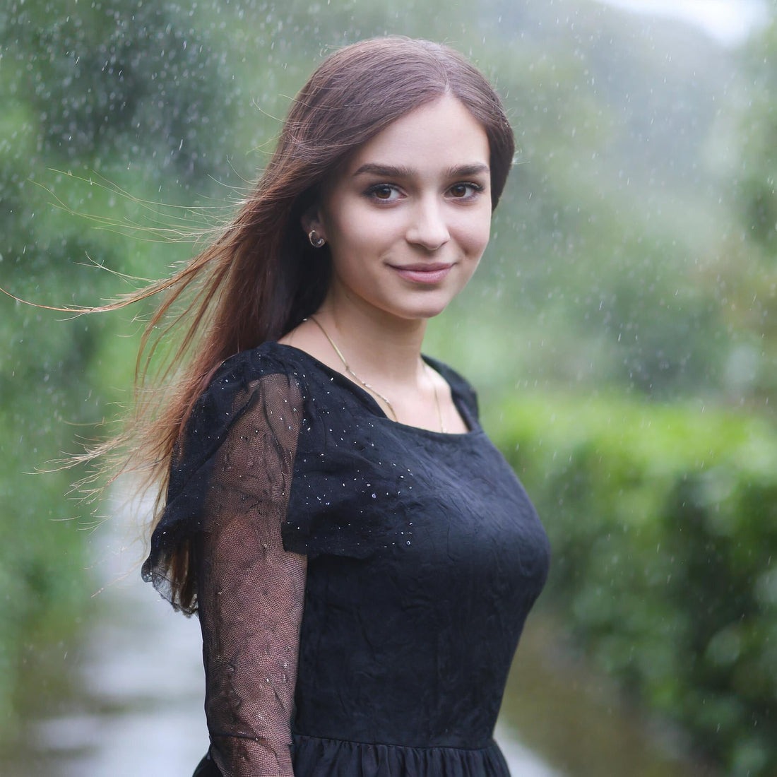 Monsoon Hair Care Tips to Beat Frizz and Hair Fall