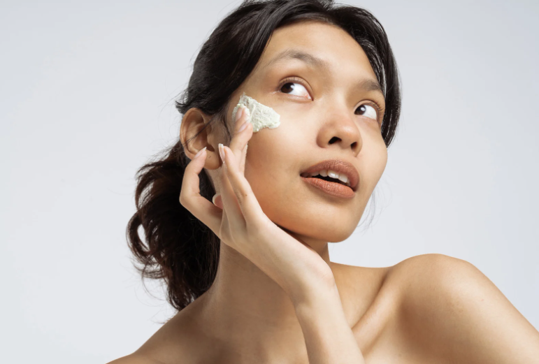 Looking for a Face Wash Containing Salicylic Acid That Works? Find Your Solution Here